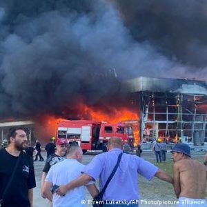 Папа Римский назвал ракетный удар по торговому центру Кременчуга «варварским нападением»