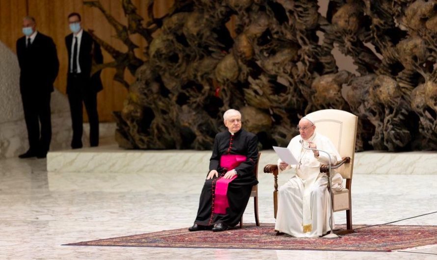 Папа Франциск: “Мы со всеми людьми Украины которые страдают от бомбардировок”