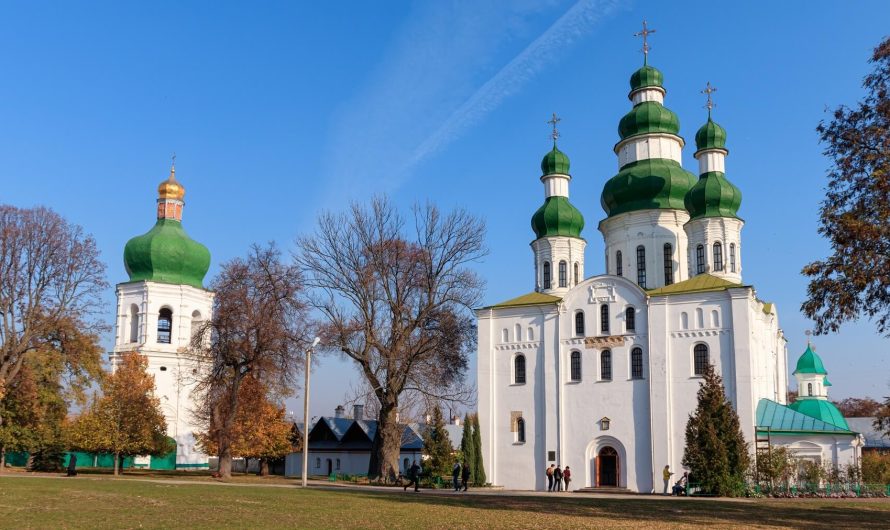 Начали бомбить церкви — о жизни в Чернигове