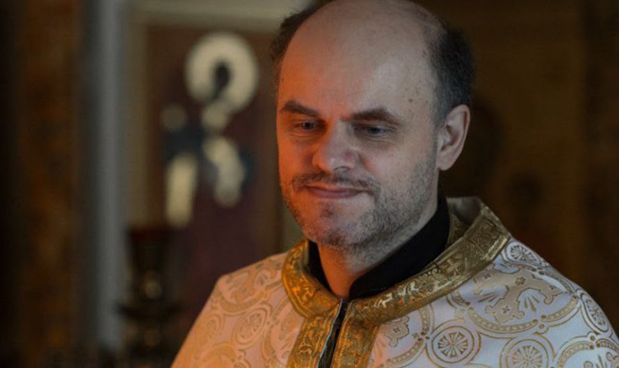 6 марта сельский священник из-под Костромы отец Иоанн Бурдин произнес антивоенную проповедь. На  него донес прихожанин