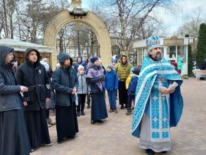 «Все для победы»: православные храмы в России все чаще организуют ярмарки для поддержки российских солдат