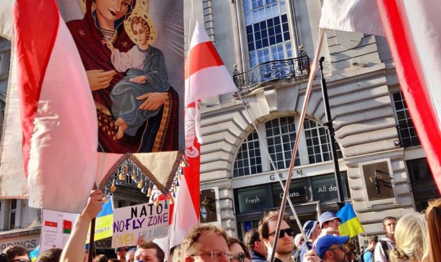 Белорусские греко-католики на марше солидарности с Украиной