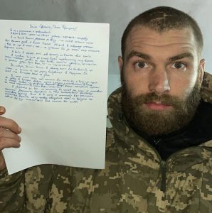 «Так выглядит ад на земле». Украинский военный попросил Папу Римского спасти жителей Мариуполя