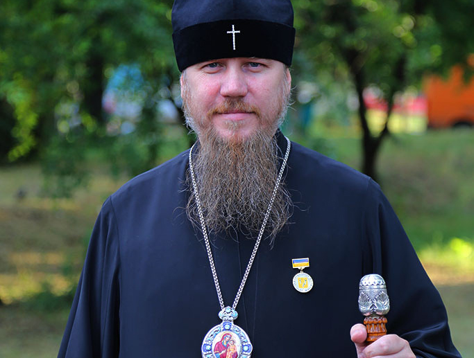 Изюмский митрополит продолжает поминать патриарха Кирилла. И даже встретился с ним во время войны