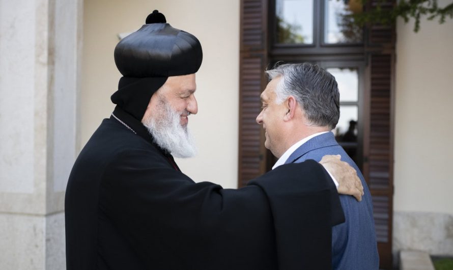 Венгрия хочет помешать включению патриарха Кирилла в санкционный список ЕС