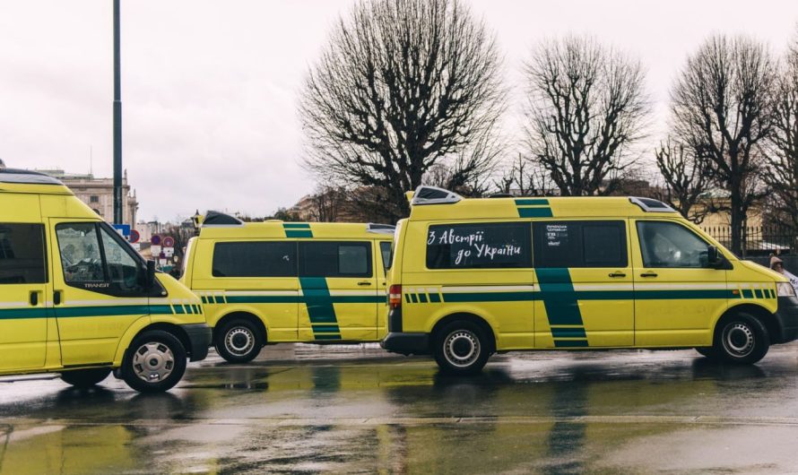 Общины УГКЦ в Австрии закупили для Украины еще 12 машин скорой помощи