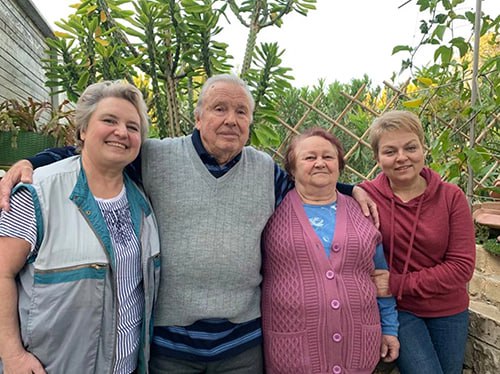 «Они хотят жить!»: как спустя год живет пожилая пара из Днепра, которую вывезло в Израиль движение «Христиане за Израиль»