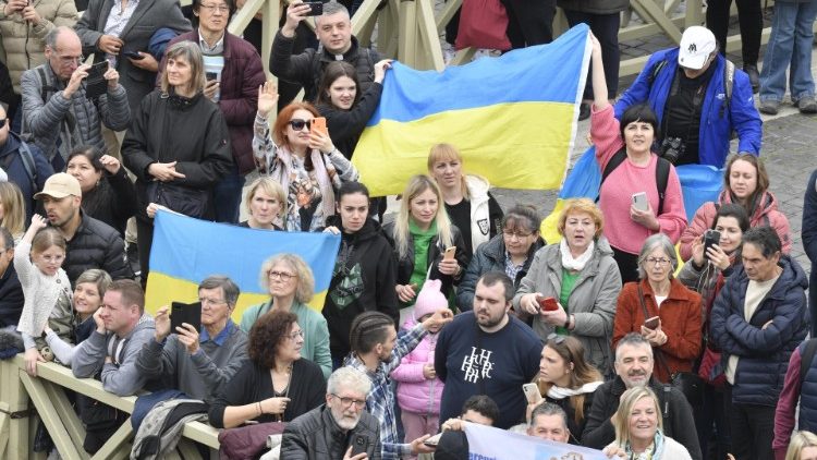 Папа Франциск призвал не забывать об украинцах