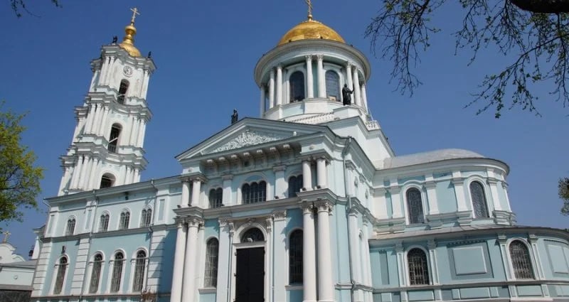 Пресс-служба Сумской епархии заявила, что извинений перед патриархом Кириллом не было и в храмах по-прежнему его не поминают