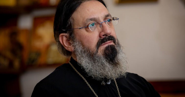 «Не участвовать в насилии мало». Московский священник призвал «четко разделять добро и зло»