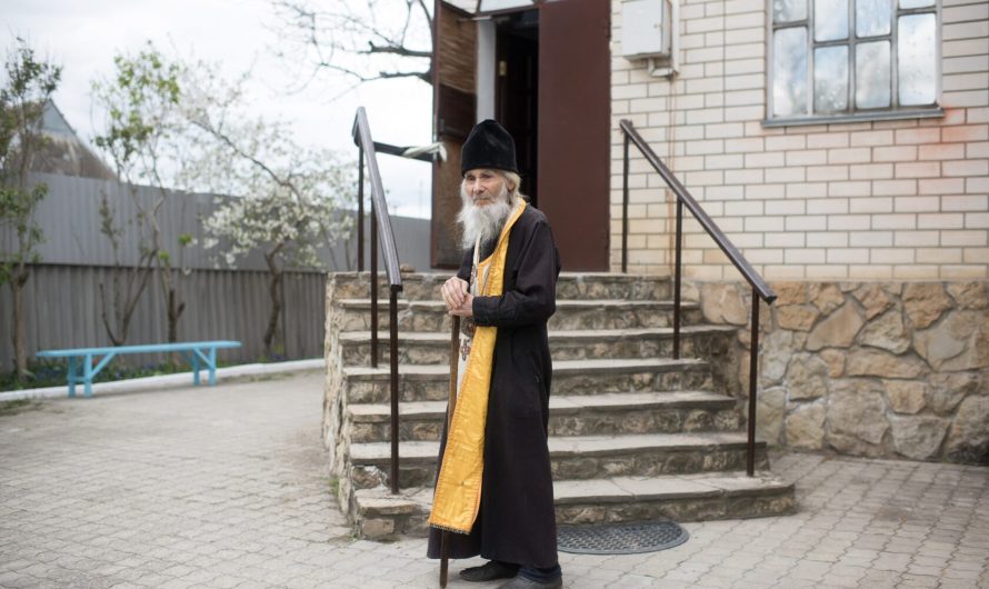 «Говорит НеМосква»: Как на Кубани 86-летнего архиепископа преследуют за антивоенную проповедь