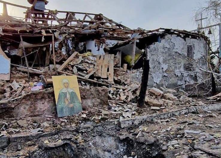 В пасхальную ночь российские войска обстреляли Запорожье. От обстрела пострадала церковь