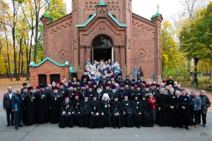 Сайт Латвийской ПЦ опубликовал фото участников Собора, попросивших патриарха Кирилла об автокефалии