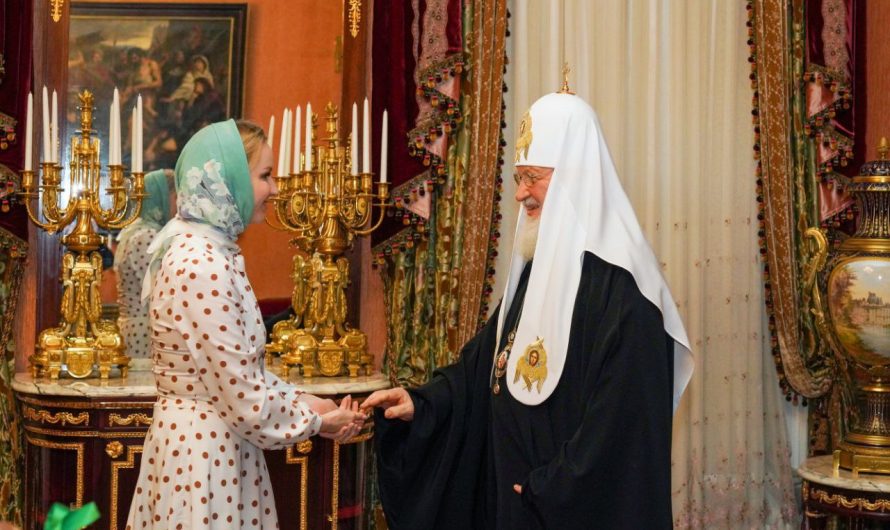 Патриарх Кирилл встретился со Львовой-Беловой, ордер на арест которой выдал суд в Гааге