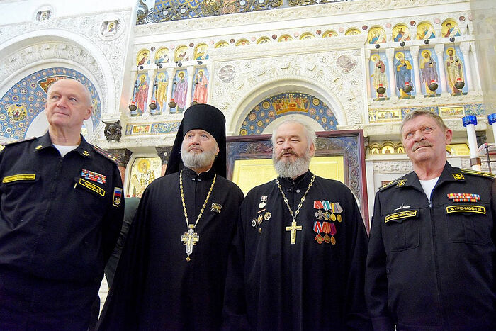 В Кронштадте наградили военных священников РПЦ, в том числе воюющих в Украине