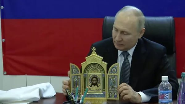Путинскую икону начали возить по позициям российских войск в Украине