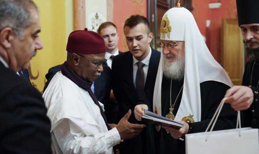 Патриарх Кирилл рассказал мусульманам о том, как все вожделеют Россию