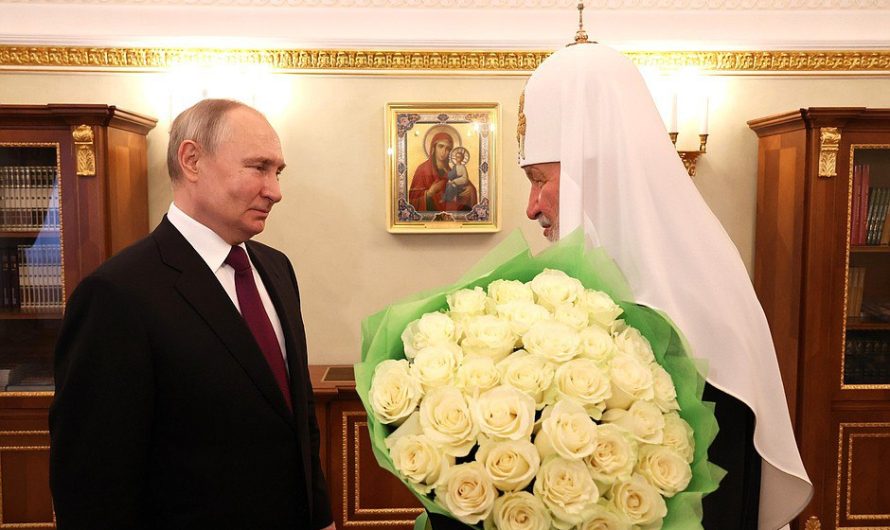 Путин лично поблагодарил патриарха Кирилла «за помощь государству»