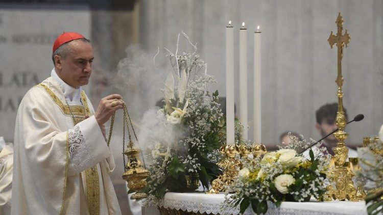 Голым на алтарь в Ватикане залез россиянин