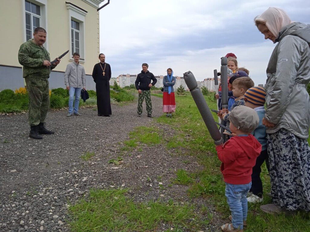 В Саратовской епархии открыли детскую секцию с обучением штыковому бою
