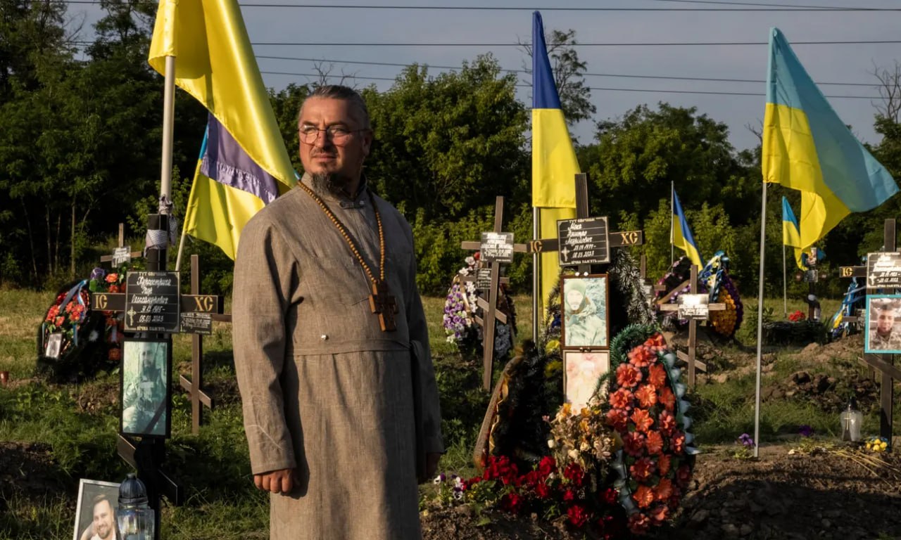 Украинский капеллан Дмитрий Поворотный: «Две недели меня называли «сэром»»