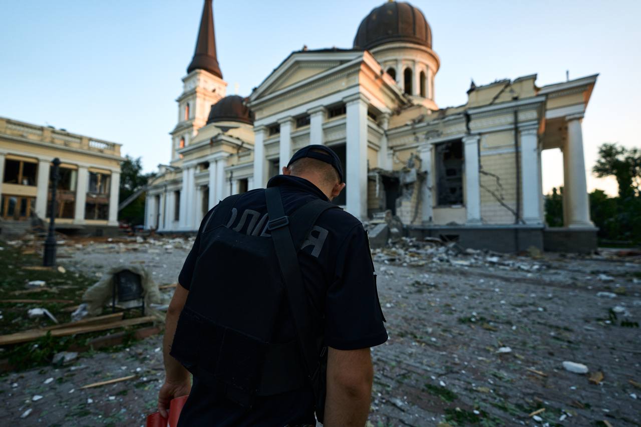 Зеленский пообещал ответить “российским террористам” за атаку на собор в Одессе