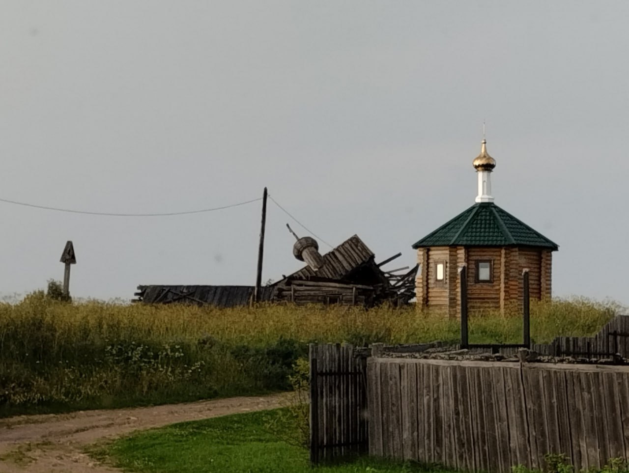 В Архангельской области рухнула 200-летняя церковь. Недавно этот регион пообещал оказать шефскую помощь оккупированному Мелитополю