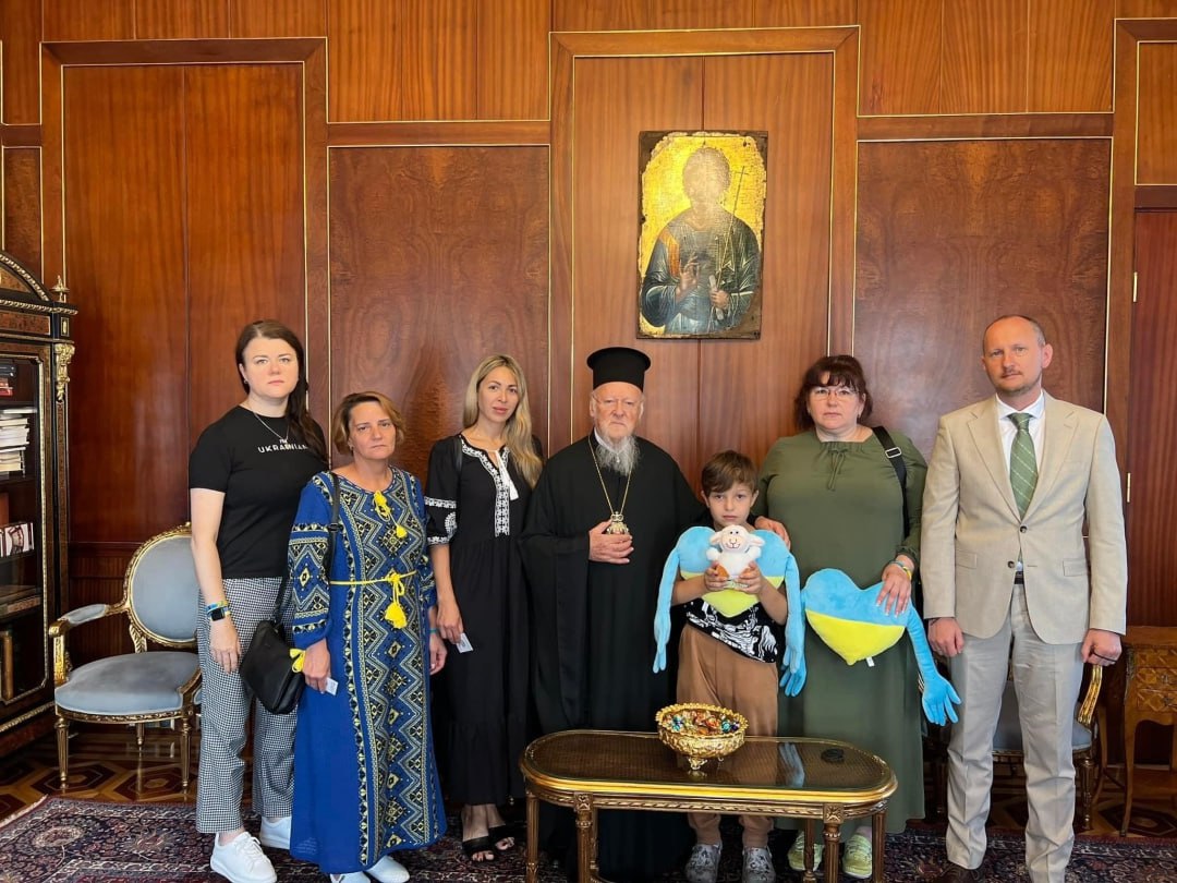 Родственники военнопленных азовцев встретились с Вселенским патриархом