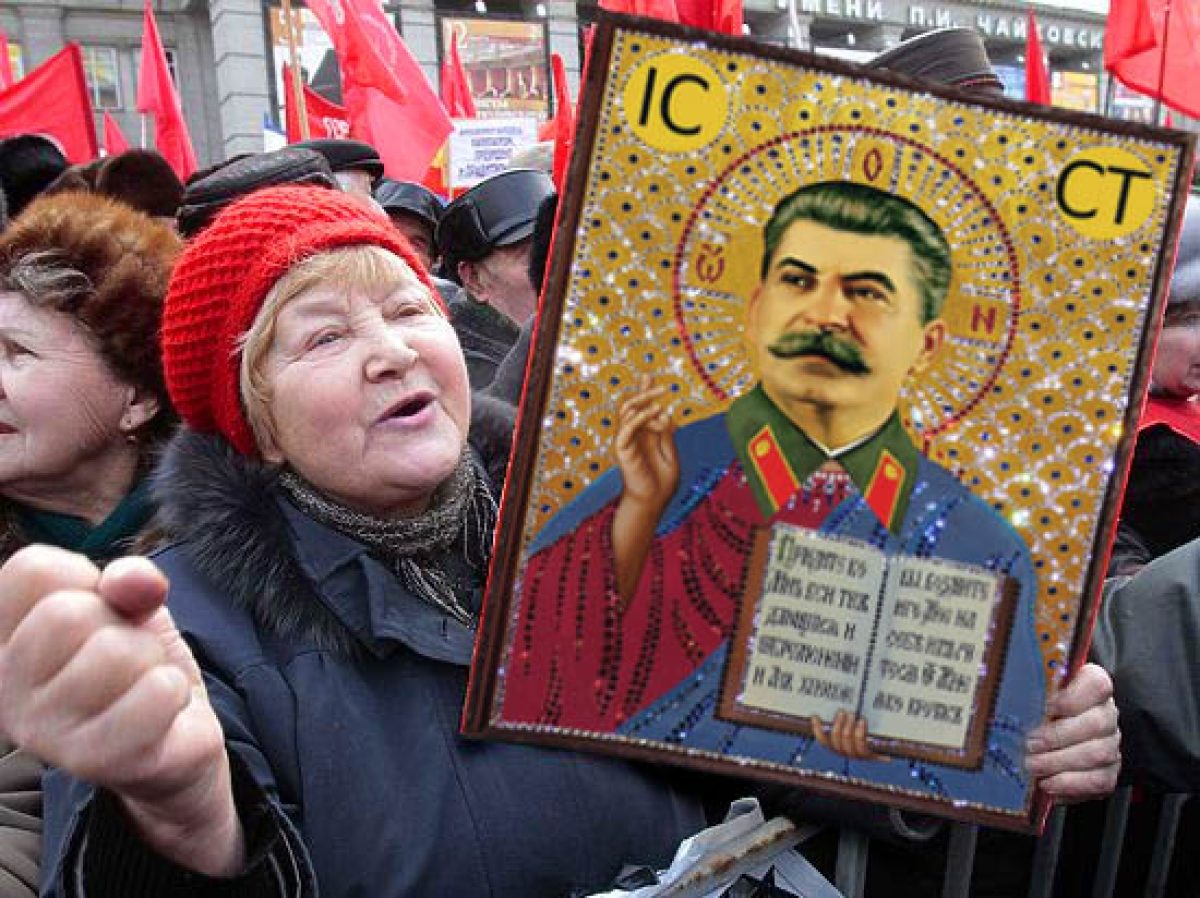 “Коммунисты России” уже причислили Сталина к лику святых