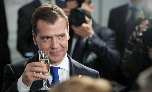 Медведев пригрозил миру приближением Апокалипсиса