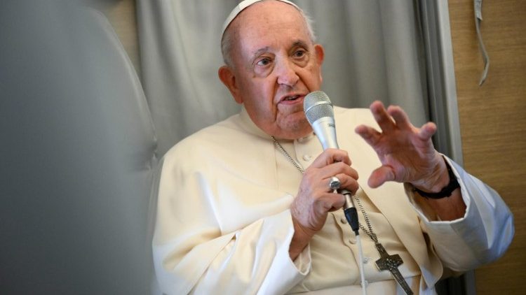 Папа Франциск признал, что ошибся, говоря о России