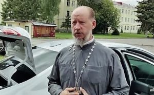 «Вы реально верите в праведность бессмысленной бойни?» — выпускник СПбДА попробовал ответить на аргументы Z-священника