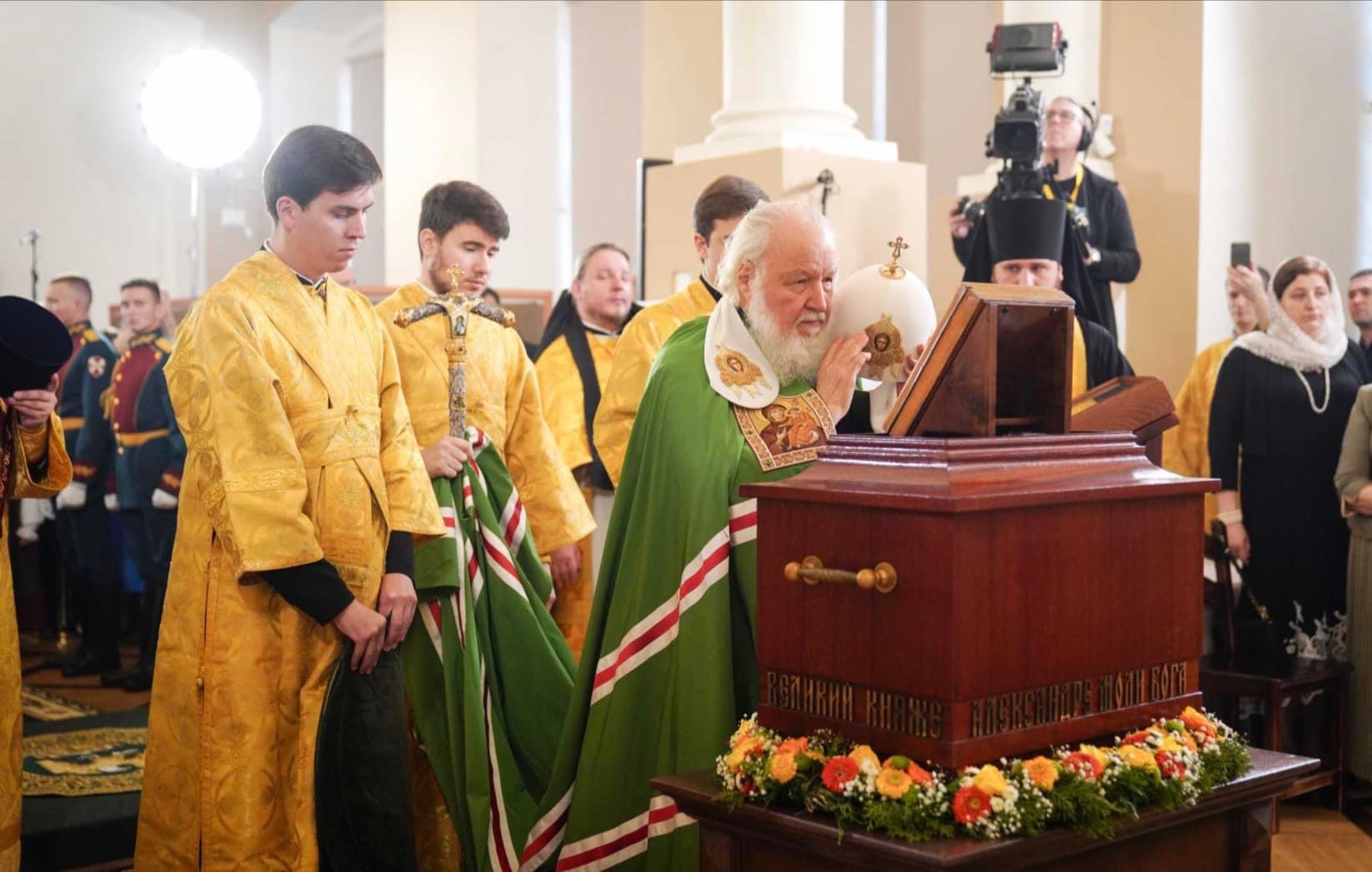 Патриарх Кирилл рассказал, как священники РПЦ ходили в атаку. И были убиты