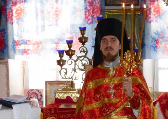 Под угрозой «уголовки» священнику на оккупированной Луганщине велели стать на воинский учёт