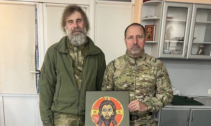 Священник подарил войскам “ДНР” икону, которой благословлял убивать украинцев