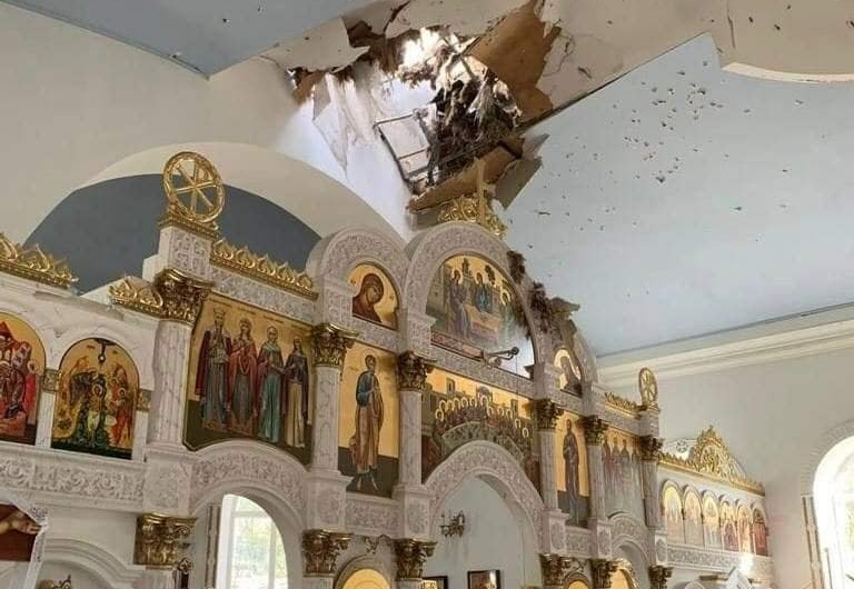 Обстрелянный вчера в Херсоне храм принадлежит УПЦ