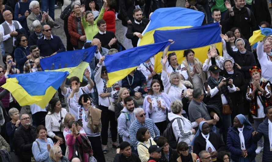 Папа украинским паломникам: молюсь вместе с вами за вашу страну