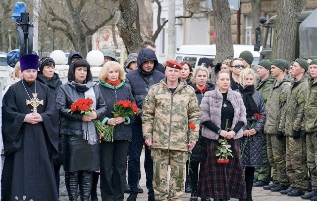 В Крыму отслужили панихиду по беркутовцам, которые пытались задушить Майдан в Киеве