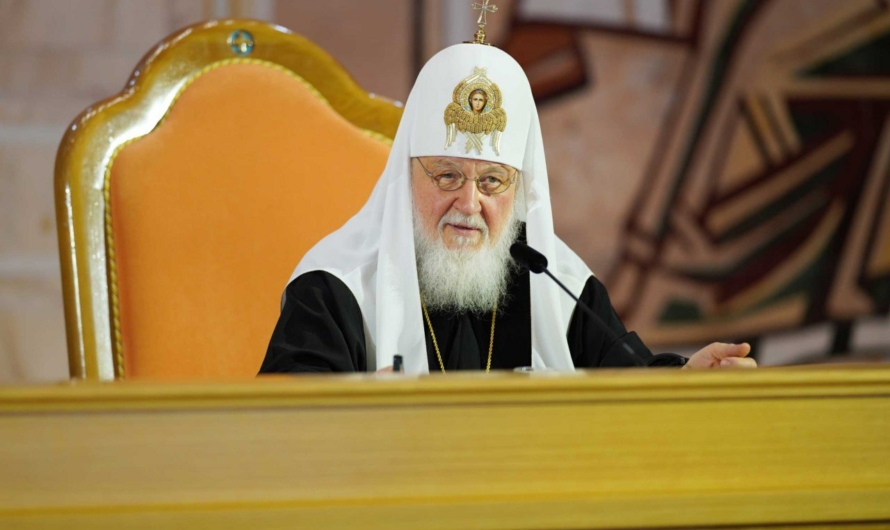 Патриарх Кирилл не видит проблемы в причастии тех, кто недавно убивал