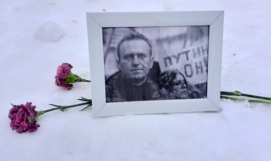 В Кемеровской области мемориал Навальному устроили как «носителю христианской этики»