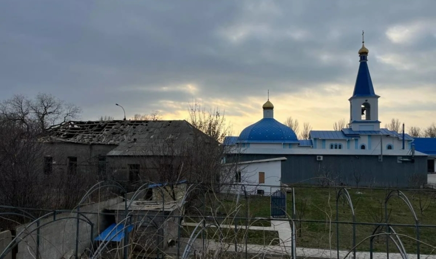 В результате российских обстрелов повреждены монастырь и собор Херсонской епархии