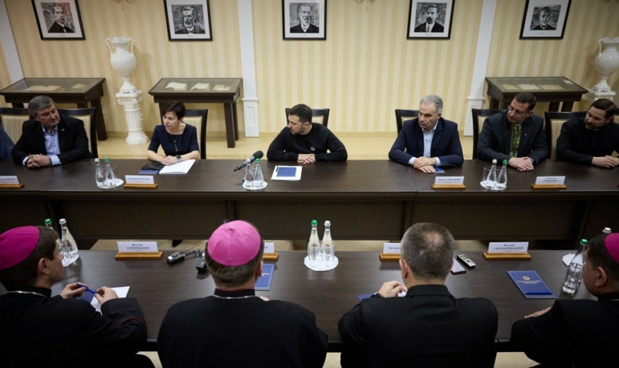 Зеленский попросил церкви активнее коммуницировать с церквями других стран