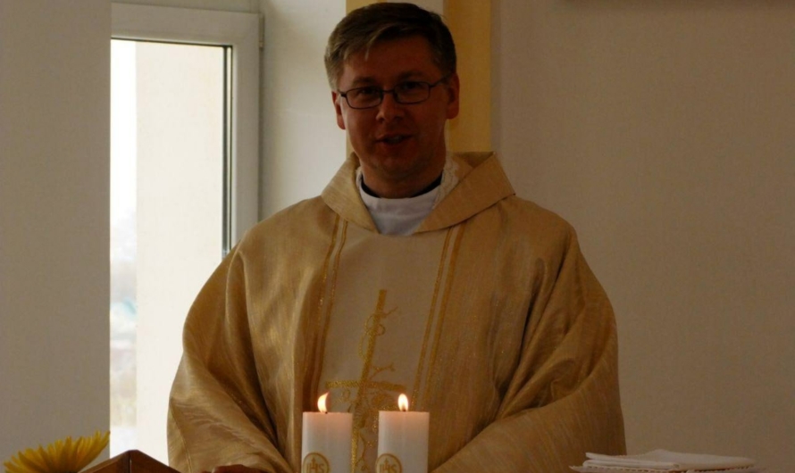Католического священника в Беларуси уже третий раз отправляют под арест