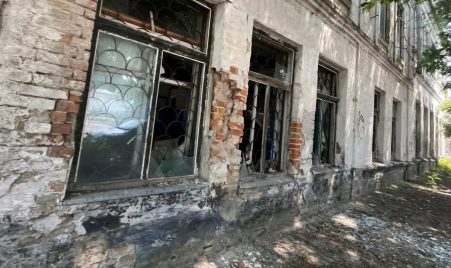 В Никополе в результате массированной атаки получило повреждение здание религиозного назначения