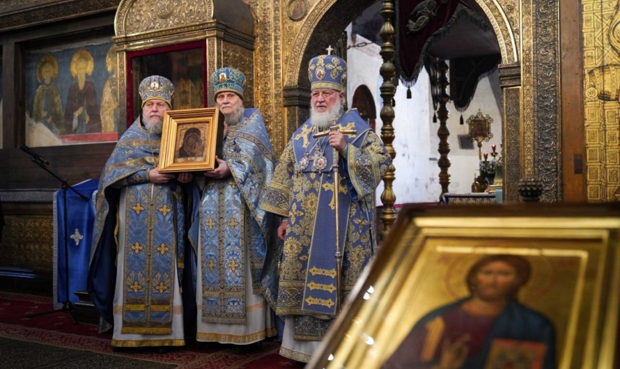 РПЦ возит по России и оккупированным регионам икону из кладовки патриарха