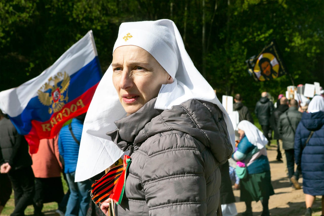 9 мая в минском монастыре снова прошло под символами войны