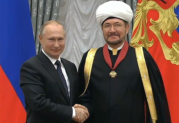 Глава ДУМ РФ призвал все «здоровые» силы поддержать политику Путина