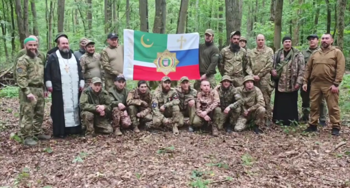 «Христос воскресе» и «Аллаху акбар» в строю: в армии РФ объединили религии ради «борьбы с Антихристом»