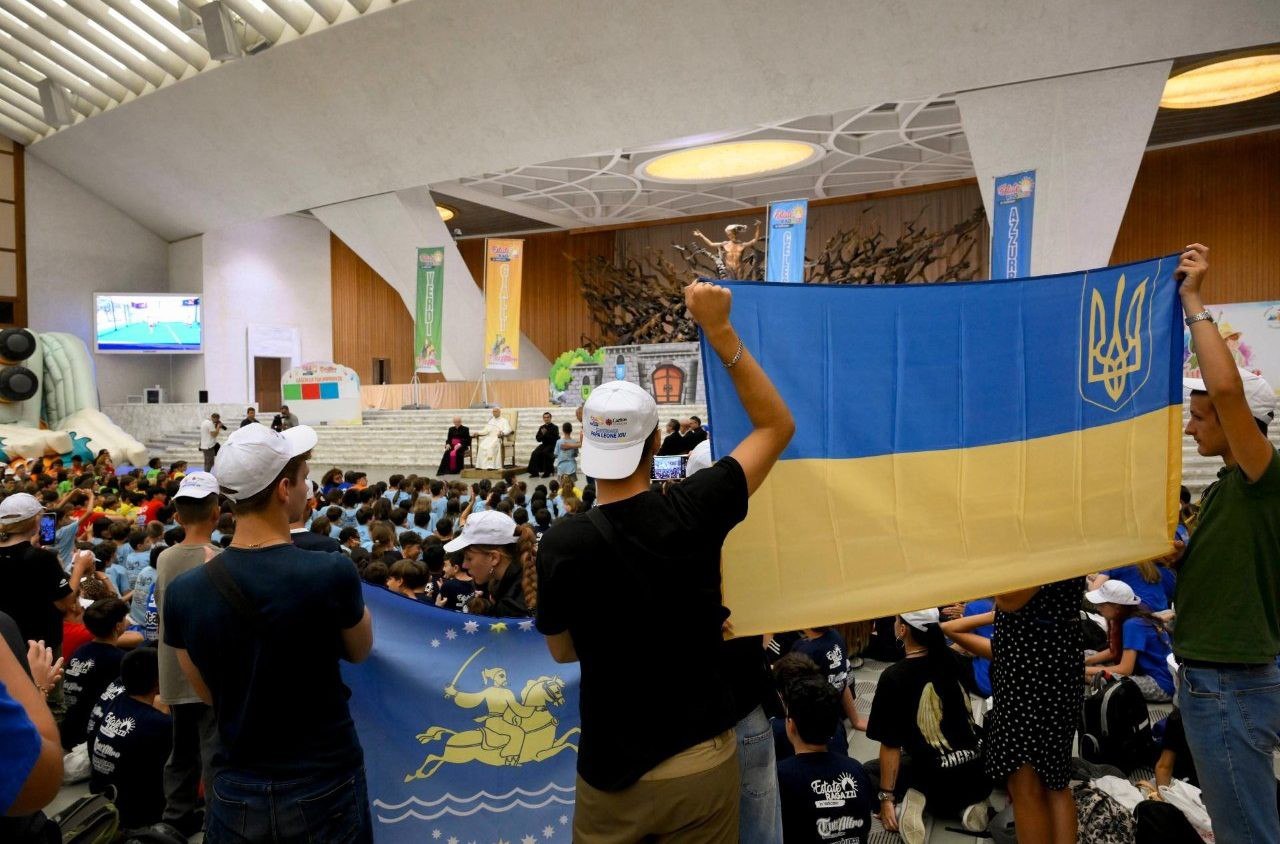 Папа встретился в Ватикане с украинскими детьми