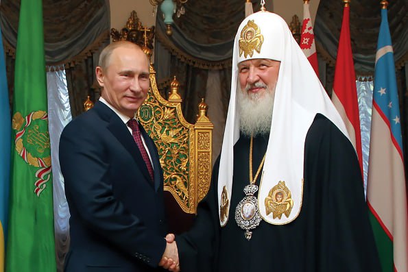 Патриарх Кирилл помолился за Путина и погибших на войне воинах в день Крещения Руси